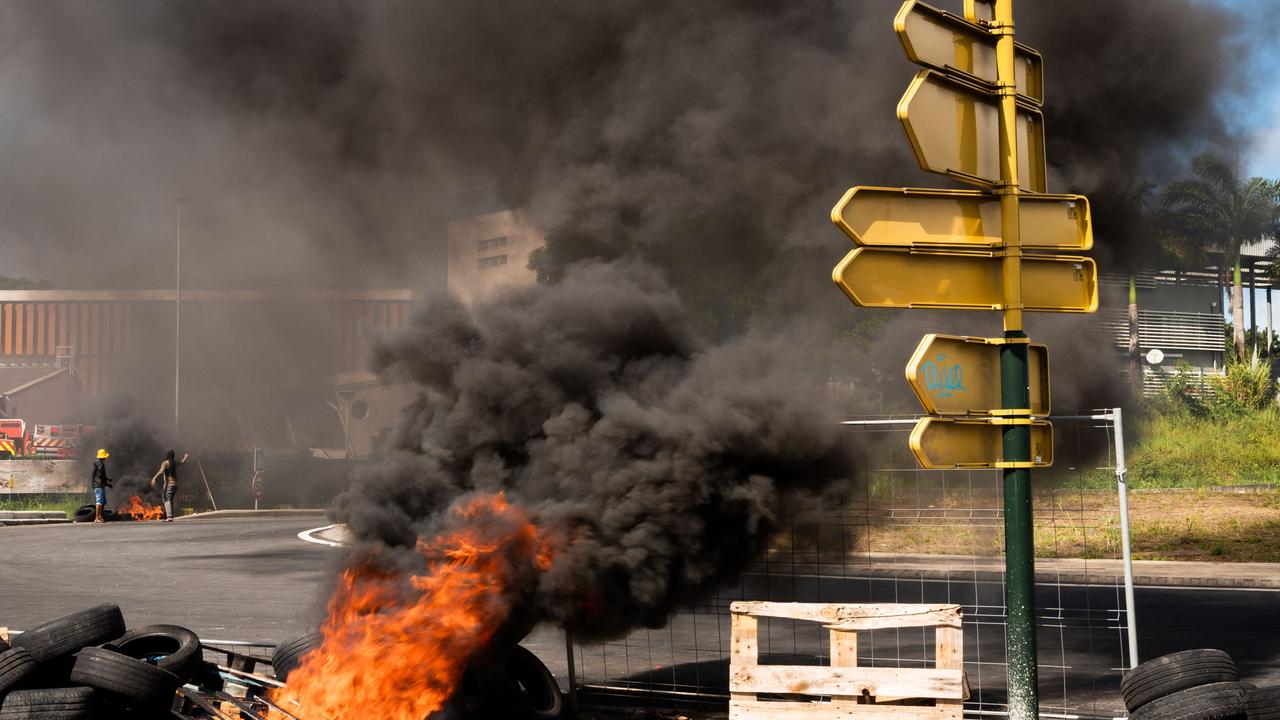 France sends special forces and counter-terrorism officers to Guadeloupe to quell Covid riots
